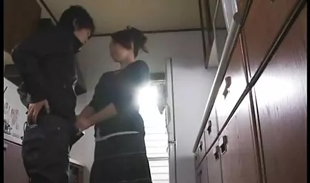 Baby trắng với một người tai phim heo nhat da đen
