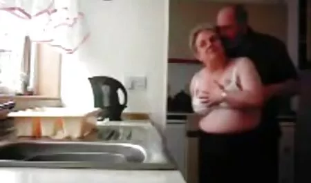 Các cô loại xnxx nhat ban khong che hạnh phúc nắm lấy cải ngựa với đôi môi của cô