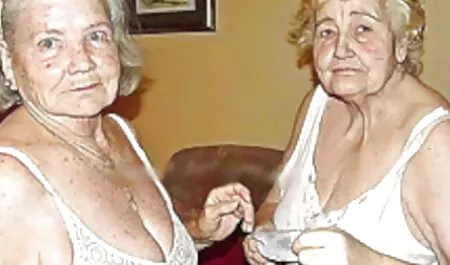 Mẹ đang ngủ web sex nhật bản