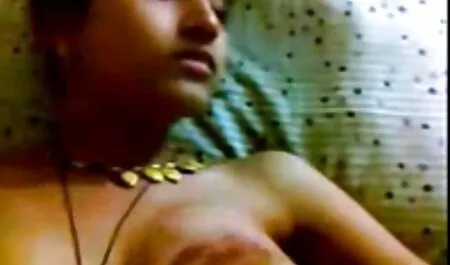 Đưa con phin xes nhat ban mẹ nuôi sau khi massage