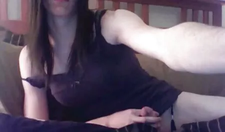Lưỡi đánh bóng một thành viên của một các trang sex của nhật bản hẹp-con quái vật mắt